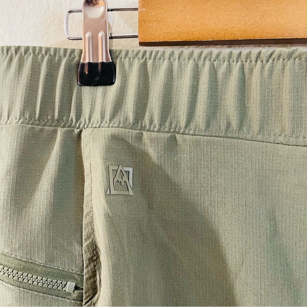 Avalanche Olive Green Outdoor Hiking Cargo Skort Women Size Medium Activewear - Picture 3 of 10